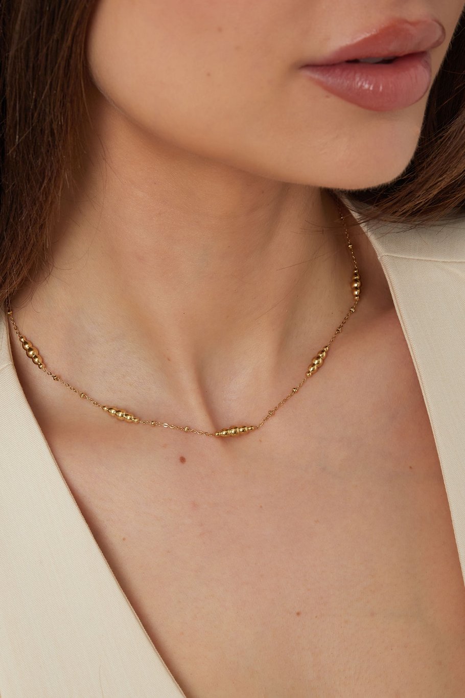 simple necklace with twisted charms Picture3
